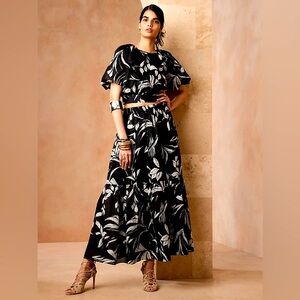 BANANA REPUBLIC Ramie Crop blouse and full tropical print maxi skirt. Size MP